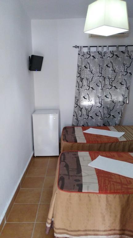Hostal Las Parcelas Кониль-де-ла-Фронтера Экстерьер фото