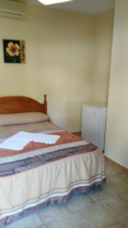Hostal Las Parcelas Кониль-де-ла-Фронтера Экстерьер фото